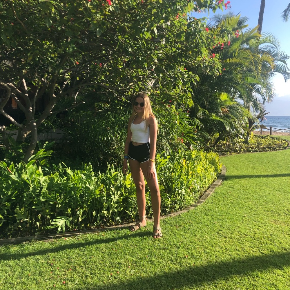 Meet your Posher, Kayla